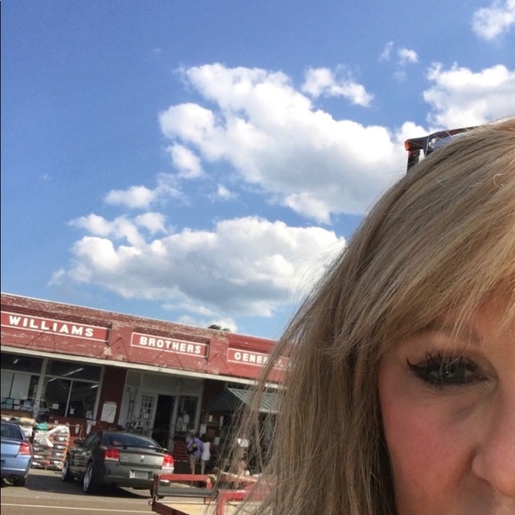 Meet your Posher, Betty - Picture 2 of 4